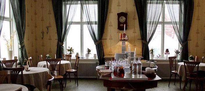 Härifrån far vi mot Västerås där vi skall äta lunch hos Systrarna på Gaggeska Gården.