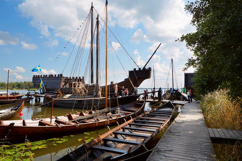 Här finns Sveriges största flytande båtmuseum med vikingaskepp, medeltidskoggar, allmogebåtar, snipor, nordlandsbåtar och även en kyrkbåt som gått i Siljan.