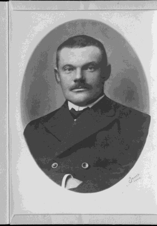 att den nye trädgårdsmästaren och hans familj skulle kunna flytta in. Erik Wilhelm startar sitt egna trädgårdsmästeri 1903 och bygger upp det till en blomstrande verksamhet.