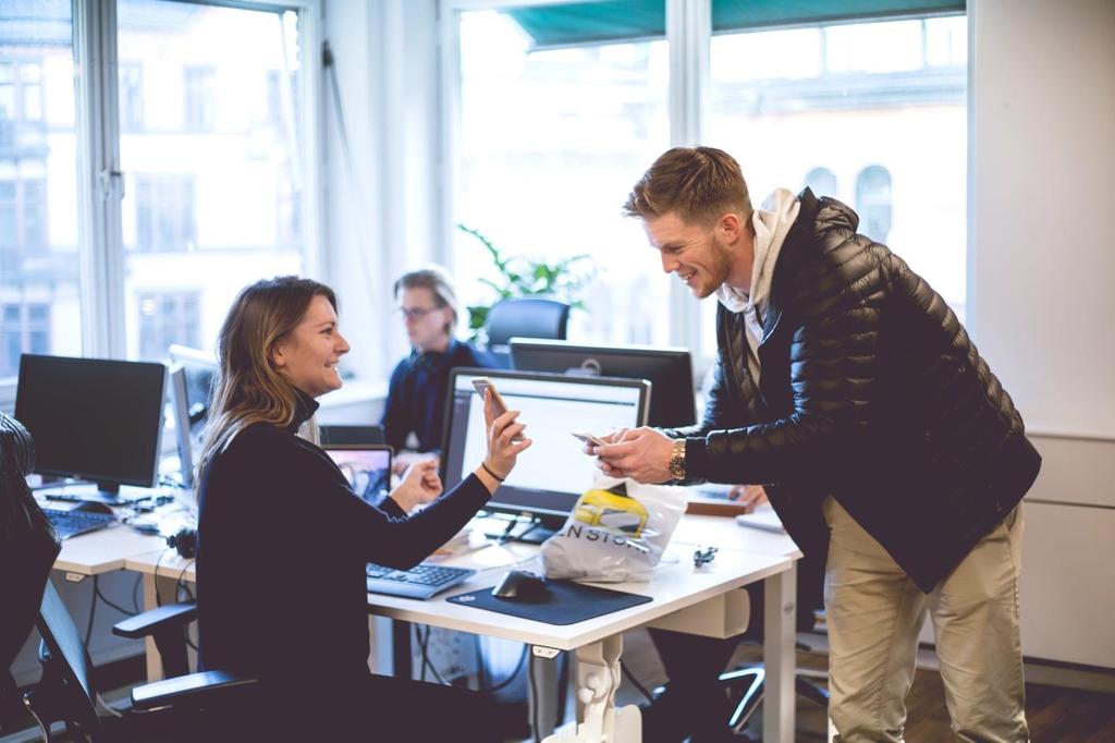 OM URB-IT Urb-it är ett plattformsföretag som erbjuder flexibla, personliga och hållbara samma-dag leveranser för retailers, partners och kunder i stora städer.