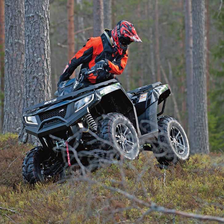 I skogen upplevde vi att svängradien var förbättrad även om våran mätning visade något annat. packningar, vilket faktiskt ska minska ljudet med 8 decibel och det märks.