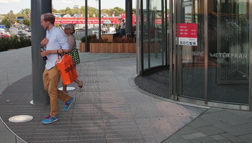 Utöver det rent praktiska, höjer en bra entrézon hela intrycket av byggnaden och bidrar estetiskt till lokalerna.