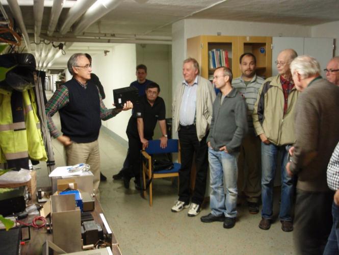 En exklusiv liten skara brasspounders för arvet från Samuel Morse och Guglielmo Marconi vidare. Elektronikprylar efter Rune SM2NNX har skänkts till FURA.