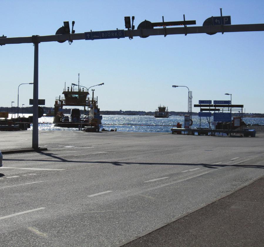 Vid Björkö utanför Lilla Varholmen har den maximala hastigheten av strömmen på 2 m djup uppmätts till ca 95 cm/s.