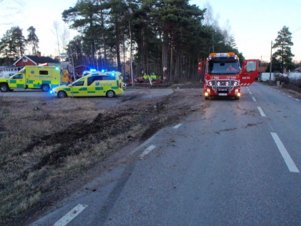 Olycksplatsen Sida 4(9) Bild 1: Den röda stjärnan anger olycksplatsen. Olycksbilen har kört av vägen på vänster sida(se bild 1).