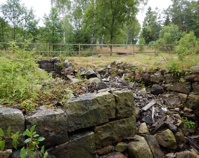Diskutera med ägaren om möjlig lösning. Fiskvägen vid Hallaforsen. Möllan (Sännan) Äldre fördämning utan fiskväg.