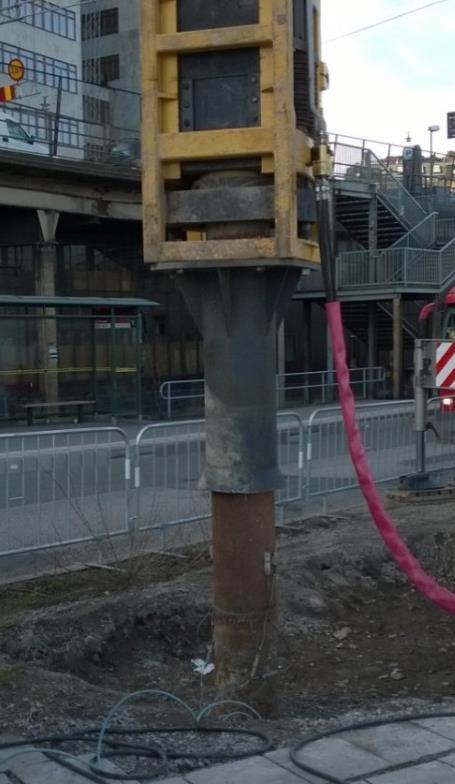 INTRODUKTION. BAKGRUND Kapitel 1 Introduktion 1.1 Bakgrund När pålar dimensioneras måste den geotekniska bärförmågan för dessa dimensioneras och verifieras.