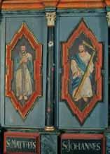 Bilden till höger visar skranket till orgelläktaren med målningar från 1700-talet. väggmålningarna är från 1400-talet.