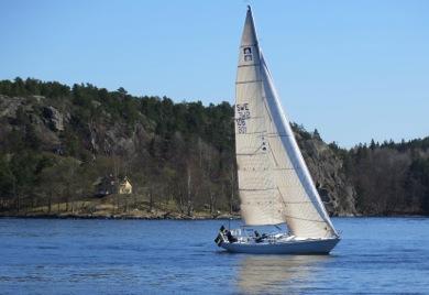 En del investeringar krävdes för att få båten godkänd. Så det var ganska skönt att gå igenom säkerhetsbesiktningen utan en enda anmärkning. Vi är redo.