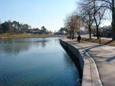Strand- och kanalpromenader berör stadsdelarna utmed Mälaren, Södertälje kanal och Östersjön, dvs.