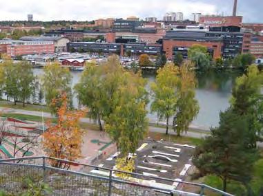 stadsdelarnas grönområden GrUSÅSen Grönstrukturen idag Närmast Stockholmsvägen består bebyggelsen av flerbostadhus som i norr, öster och väster omges av villabebyggelse.