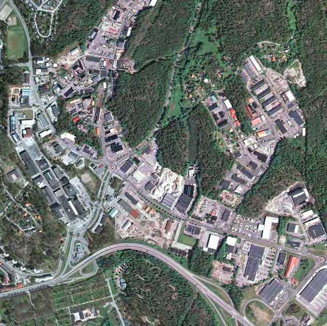 stadsdelarnas grönområden Oxelgrenshagen och Moraberg Grönstrukturen idag Verksamhetsområdena Oxelgrenshagen och Moraberg omges av sparad natur mot närliggande bostadsområden, vilket både skapar