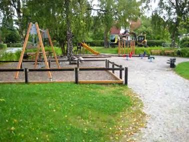 stadsdelarnas grönområden Igelsta gårds gamla park som har ett fint västerläge kan bli en del av grönstråket. En parkförbindelse mellan Igelstastråket och Igelsta strandpark bör skapas.