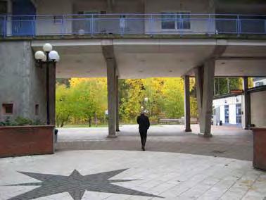 stadsdelarnas grönområden Ronna Grönstrukturen idag Bebyggelsen utmed Ronnas centrala stråk, Robert Anbergs väg, utgörs av flerfamiljhus.