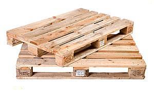 materialflödet, helst hos producenten, och brytas så sent som möjligt, helst hos slutanvändaren. Lastpallen benämns av Lumsden (2006) som en mindre enhetslastbärare.