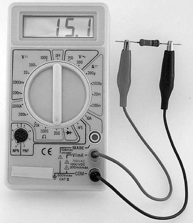 Lektion 2: Multimetern som resistansmätare Resistansmätning med en multimeter. Skall en resistans mätas måste resistorn mätas enskilt.