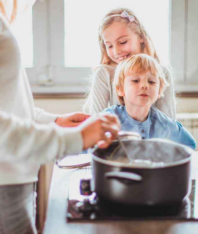 Och när husets stomme består av trä i stället för andra material minskar koldioxidutsläppen betydligt. Energieffektiva hus Energieffektiva material är en självklarhet i alla våra hus.