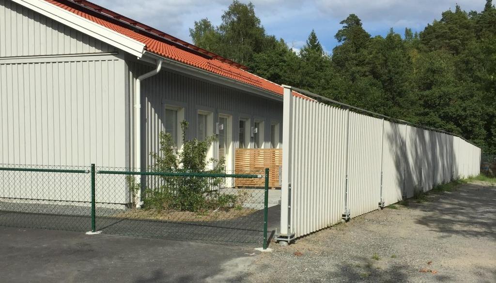 DETALJPLAN FÖR VILLA LINDE SAMMANFATTNING Syfte och huvuddrag Syftet med ändringen av planen är att ta bort bestämmelsen kring störningsskydd då befintligt bullerplank inte krävs enligt lag.