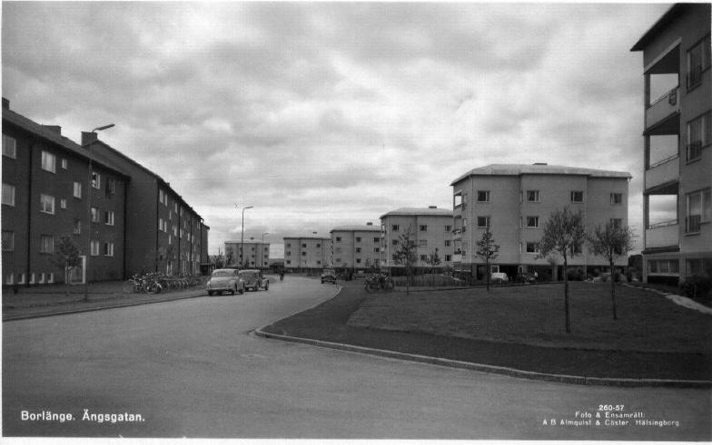 Yttergatan 1938 Gatan finns upptagen på Förteckning över gatunamn söder om Köpingen 1938.
