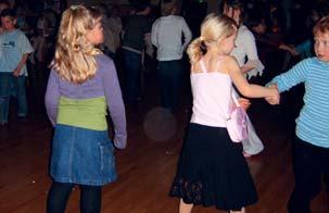 BUSAN barn- och ungdomssidan Nu är det dags för DISCO igen! Fredagen den 7 mars anordnar Tjejgruppen disco i församlingshemmet.