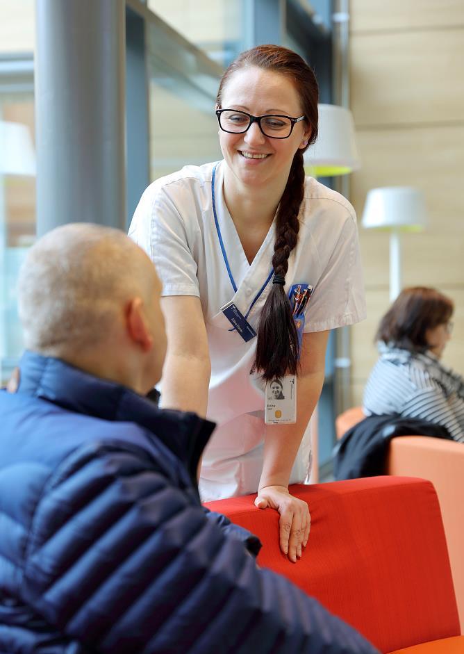 En del i arbetet med att ställa om vården Vi ska utveckla och stärka den nära vården, dvs den vård som invånare och patienter behöver ofta. Vården ska flytta närmare patienterna.