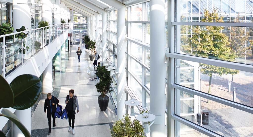 Bilden visar Högskolan i Halmstad som förvärvades i mars Delårsrapport