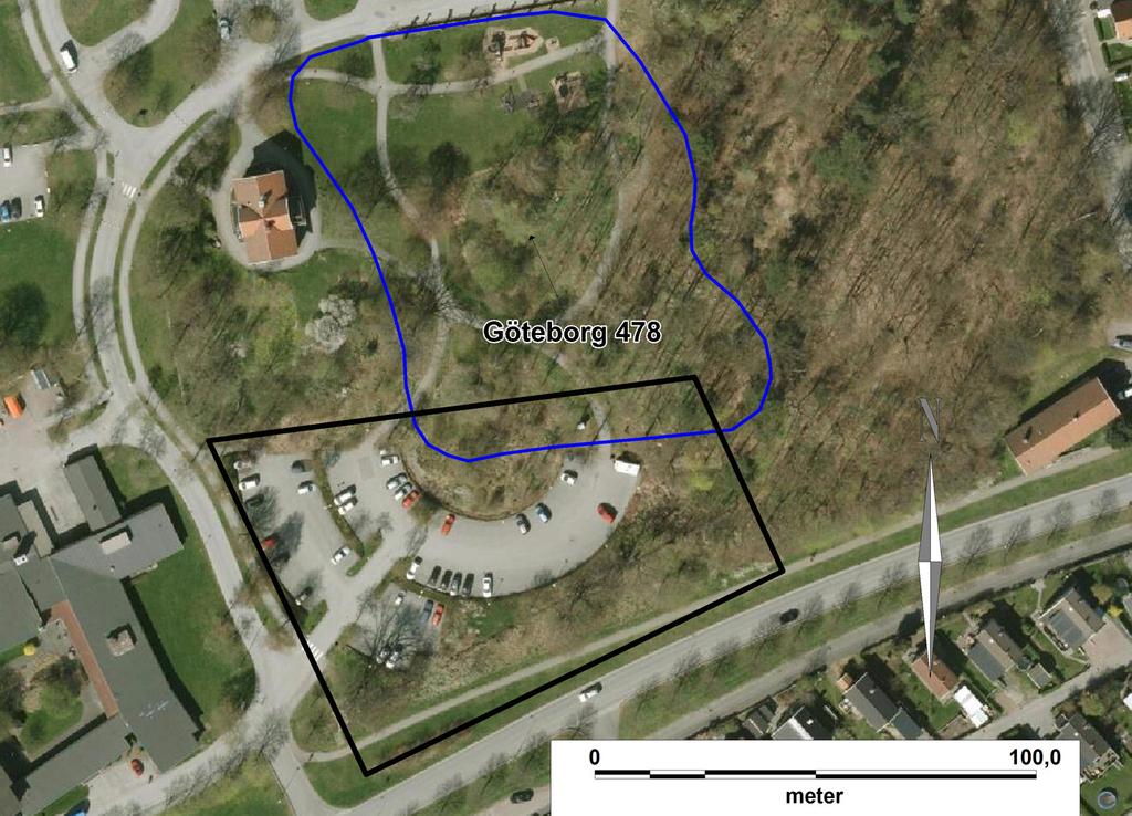Denna del av fastigheten uteslöts från den efterföljande undersökningen eftersom den ansågs allt för omgrävd i samband med bygget av parkeringsplatsen (figur 5).