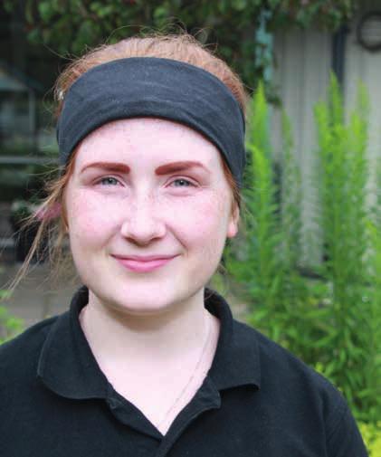 Min vän kunde höja ett finger och peka på den svarta korpen eller på björnspillningen på stigen. En sann vänskap kräver inga ord. På kvällarna kunde vi njuta av kvällskaffet kring en liten lägereld.