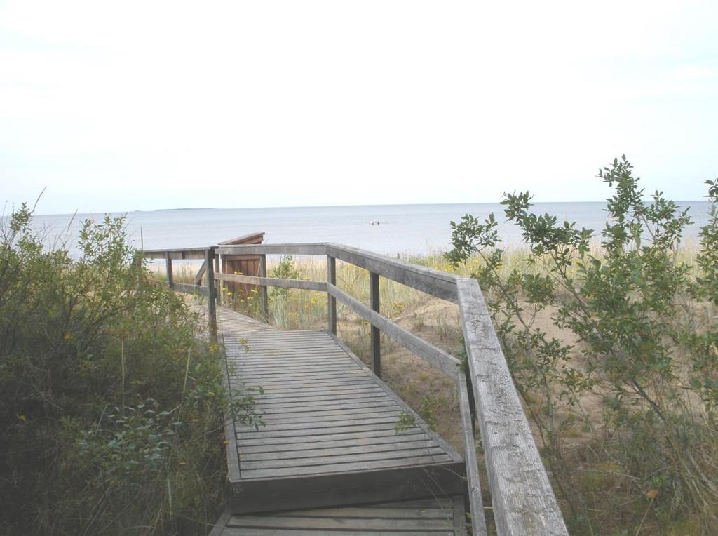 BADVATTENPROFIL 4 (15) Bild 3. Storsand badstrand, en av de tre ingångarna till badstranden 11.8.2015 4. BESKRIVNING AV BADSTRANDEN 4.1 Typ av vatten Hav, yttre skärgård 4.
