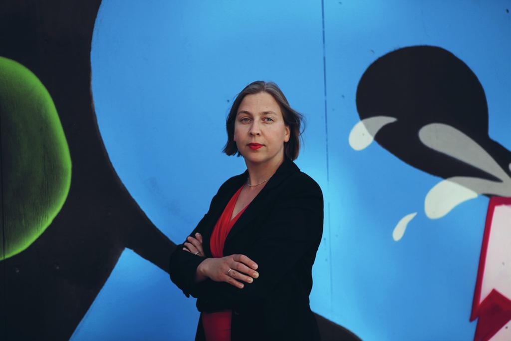 Verkets ledningsgrupp år 2015 Tytti Yli-Viikari, generaldirektör Nina Alatalo, chef, enheten för ledningens stöd Revisionsverket leds av en generaldirektör, som utses av riksdagen, och vars