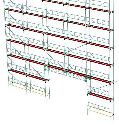 3.07 m 5.14 m Ställning med överbryggningsbalk enligt (1) i tabellen under punkt 1. Extra väggfästen är placerade på 2,5 m höjd vid sidan om öppningen samt ett fack ut till höger med en V-förankring.