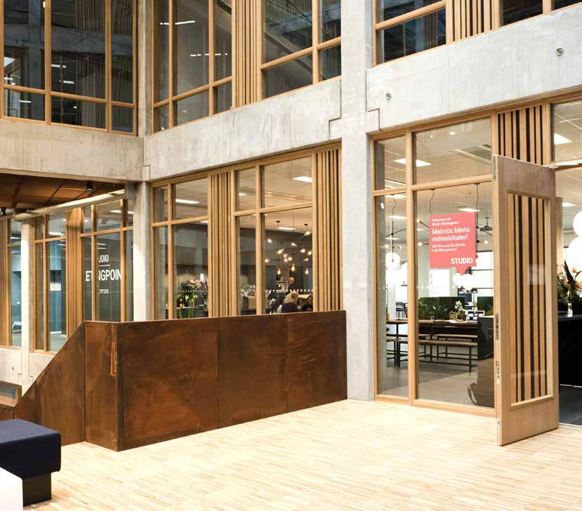 INSPIRATION & IDÉ Ett modulärt väggsystem för höga krav på ljud, brand och design. FLEX WOODLINE FLEX WOODLINE är systemväggen som förenar det öppna och eleganta med den gedigna, lyxiga känslan i trä.