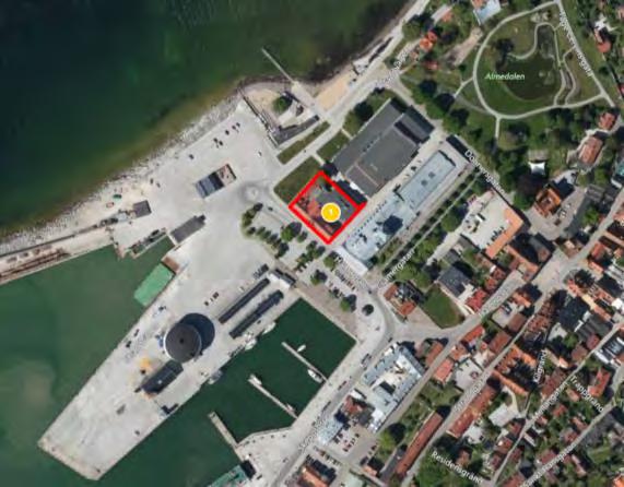 Omgivningen utgörs huvudsakligen av Visbys innerstad, Visby Hamn, Almedalen, Uppsala Universitet Campus Gotland och Wisby