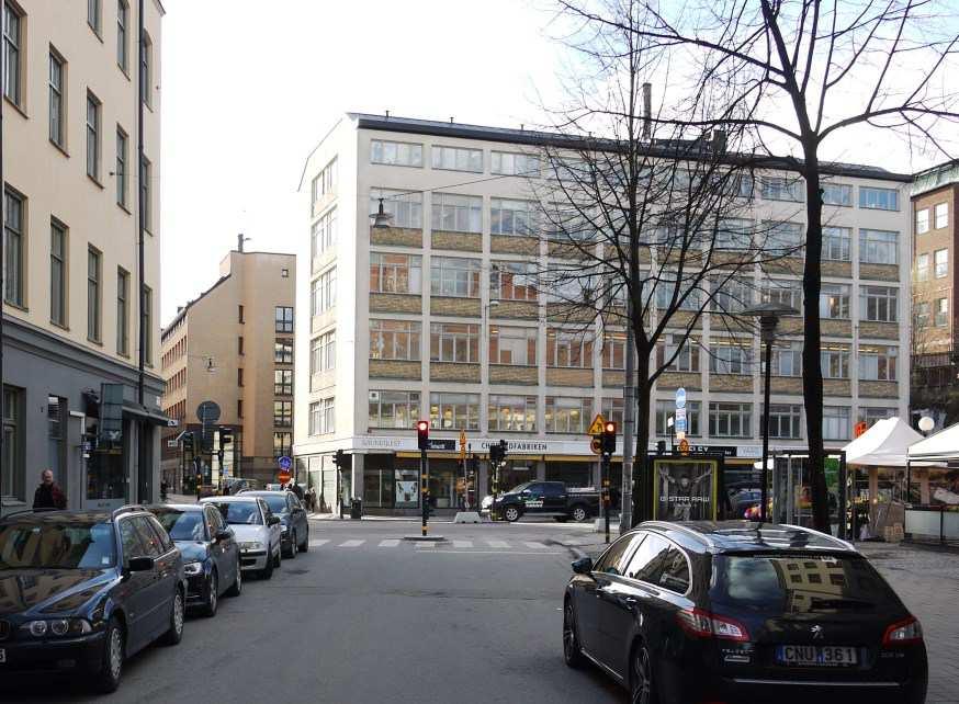 Sida 21 (29) s:44 kompletteras och gestaltas olika, både i samspel med och i medveten kontrast till omgivande bebyggelsemiljö.
