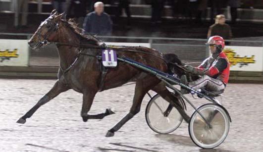 Segrare: hingst 3 år e. Express Ride-Flordalie. Ägare: Sun Stable. Uppfödare: Boko Stables Sweden AB, Stockholm. Tränare: Johansson Stig H, Upplands Väsby Totalisatoromsättning: 431.061 kr.