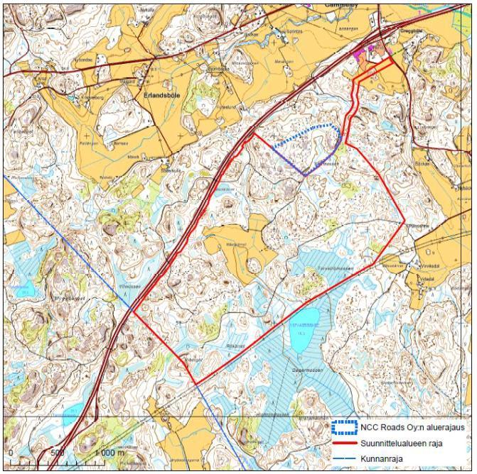 17 transportörer. Senare kan ett stationärt krossverk tas till platsen. För förflyttning av stenmaterialet används hjullastare och grävmaskin.