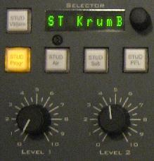Vad ska höras i kontrollrummet? K-RUM VÄLJARE = Det som valts med ratten till K-rum Väljare (se bilden ovan) K-RUM SUB = Det som produceras via SUB-utgången (se 4.