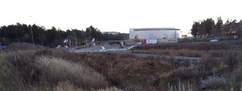 den stora arbetsvägen som sträcker sig genom området.