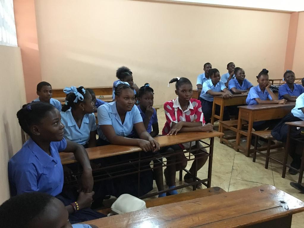 90% av alla skolor på Haiti är privata och erhåller inga som helst statliga bidrag Barn, som inte gått i skolan tidigare F.