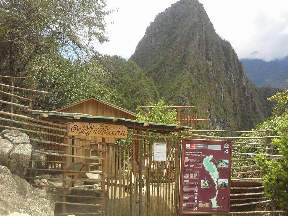 Här besöker vi stadskärnan, kyrkan och marknaden innan vi återvänder till Cusco och vårt hotell. (F.L.) Dag 13 Cusco till Aguas Calientes.