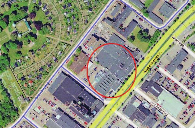 Bild 2. Adressangivelsen som angavs vid utlarmningen var JMS media system på Grenadjärgatan. Pilen på bilden visar vindriktningen vid brandtillfället.