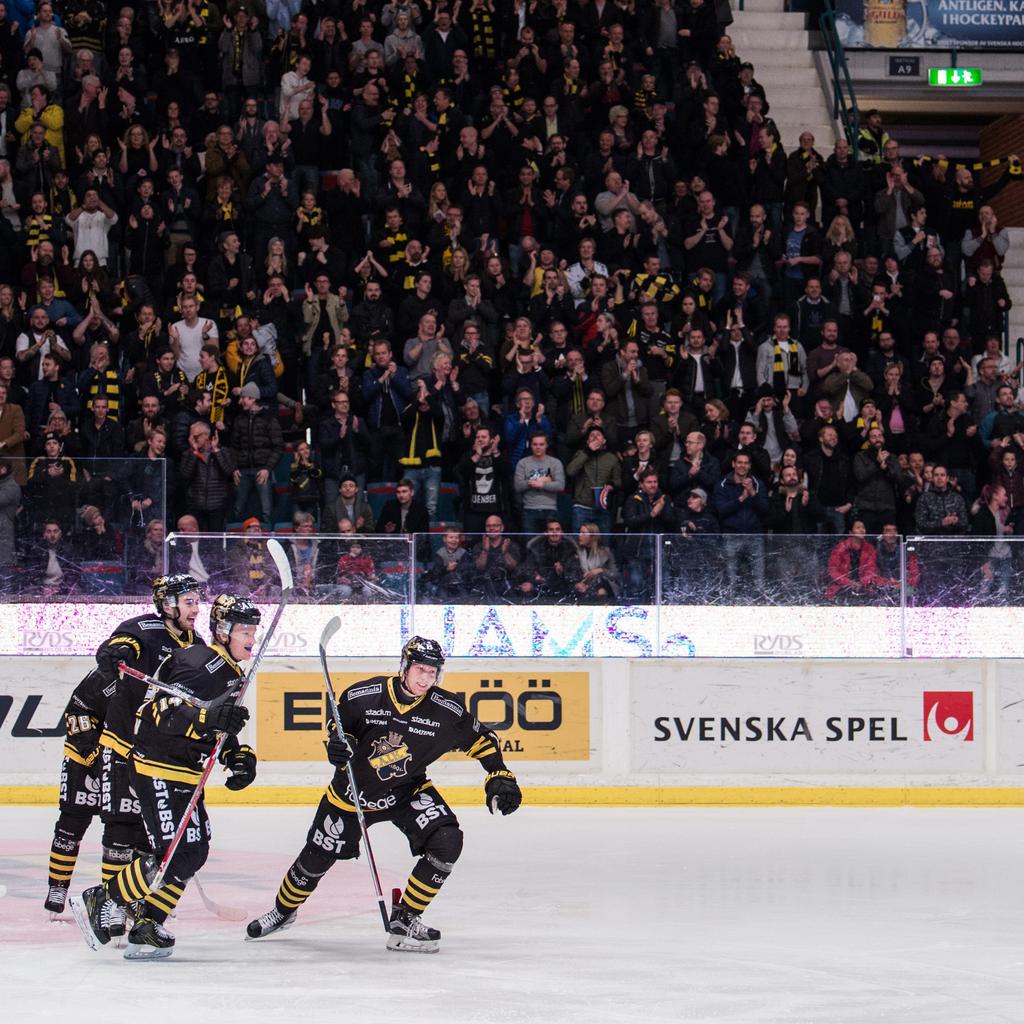 FYLL HOVET FÖR EN KRONA PER ÅSKÅDARE. GRATISMATCHEN AIK Hockey spelar en utvald match där företag betalar åskådarnas inträde och på så sätt möjliggör för ett fullsatt Hovet.