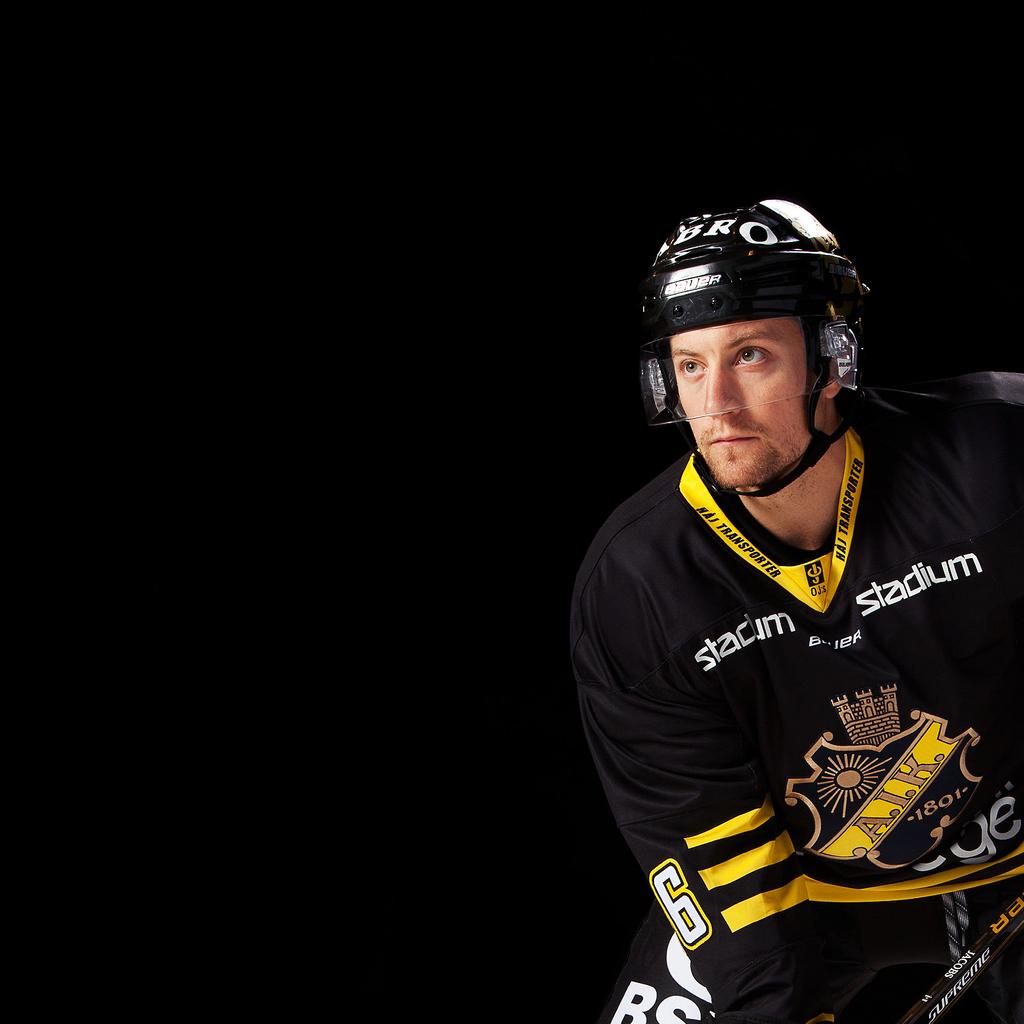 Kundhockeyn är enormt uppskattad av våra kunder och många hör av sig, redan innan vi har gått ut med inbjudan, för att de vill boka in det. Johan Nilsson, Upsales MED GEMENSAM BLICK UPPÅT.