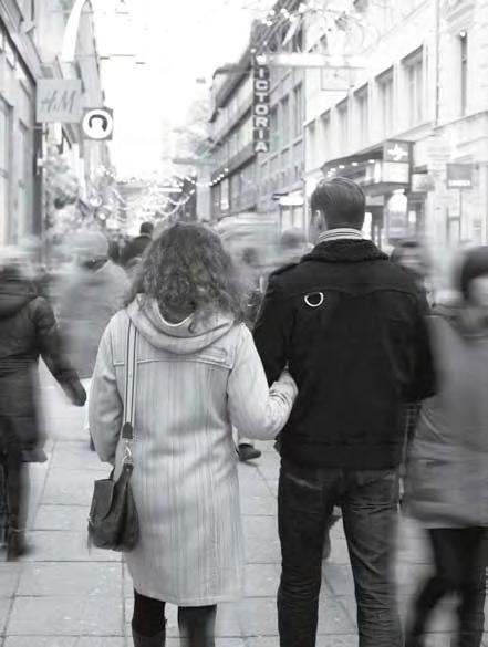Wallenstams sålda fastigheter till bostadsrättsföreningar under året Göteborg Yta, kvm Pris, kkr Inom Vallgraven 64:24 Norra Liden 1 953 84 051 Lunden 13:6 Brunkebergsgatan 3 2 371 47 750 Olivedal
