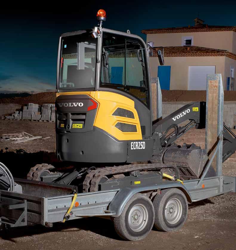 Gjord för mobilitet Transportera denna ytterst mobila maskin problemfritt med upp till tre skopor och en hydraulhammare på en liten