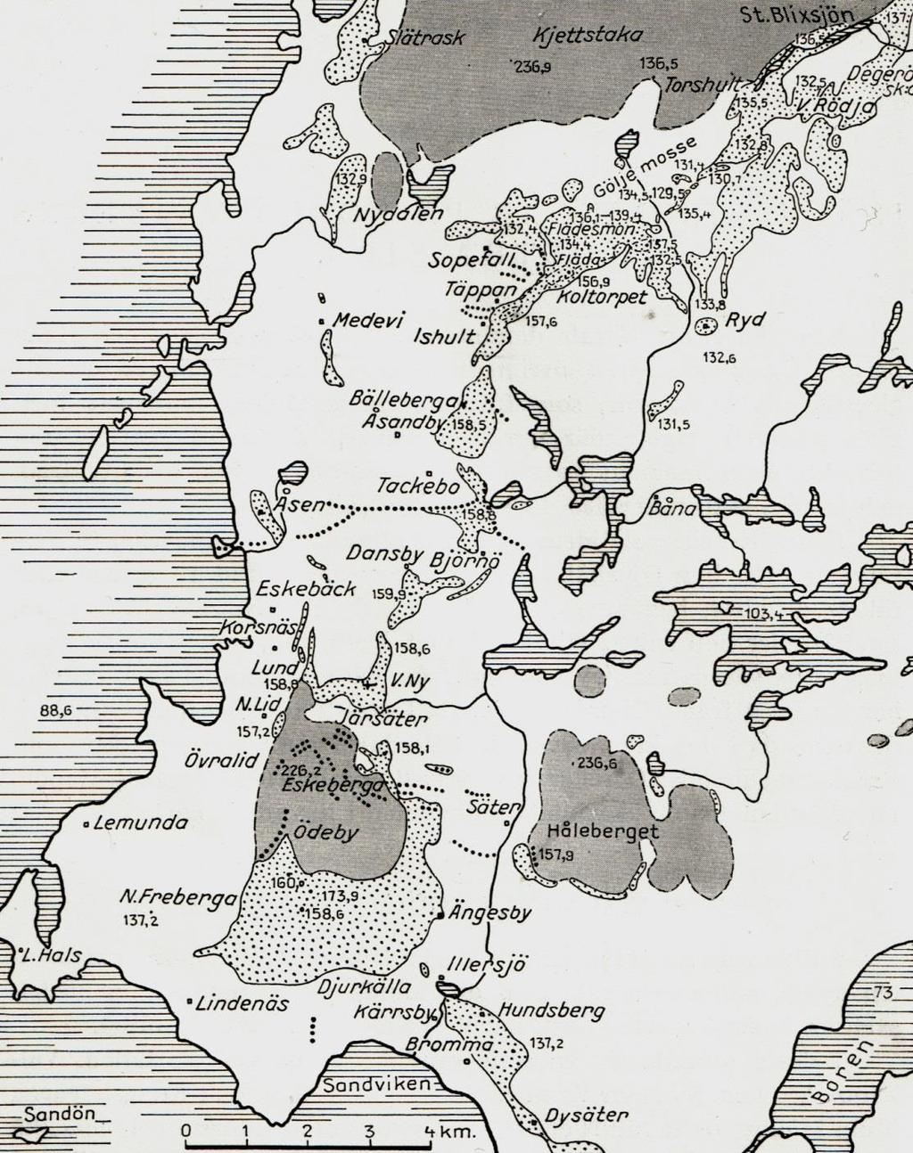 11. Hulteboområdet Kring Hultebo breder ett flackt fält ut sig men relativt fint sandmaterial. 12.