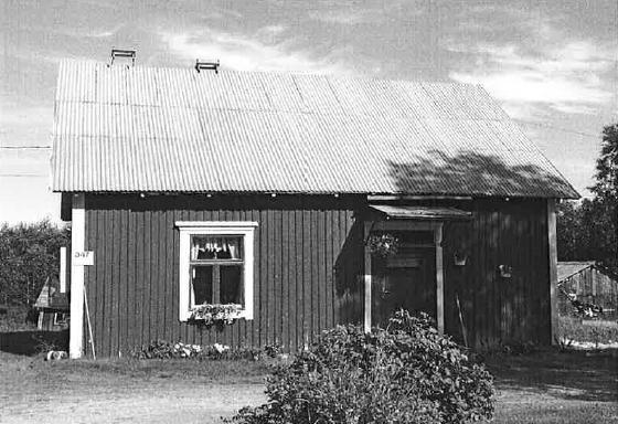 2. Västerbyvägen 347 (Breite) Byggår: 1940 Byggnadens skick (2001): god Byggnadens skick (2014): riven Bevaringsmöjligheter (2001): goda