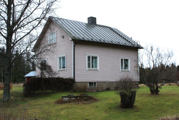 traditionellt värdefullt. Dessutom är den gamla skolbyggnaden, i jugendstil arkitektoniskt värdefull.