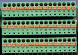 4.2 Anslutningsblock 1) På AS1320 logiken A (DI = Digital ingång) 24V Ingångar (AI = Analog ingång) 10V DIx 24V GND AIx GND B C (DI = Digital utgång) Utgångar (AO = Analog utgång) DOx GND AOx GND 24V
