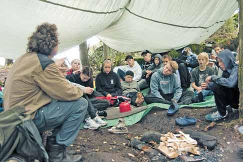 Bratteberg mitt i naturen Vid elevenkäter visar det sig att eleverna i Brattebergskolan åk 7-9 inte är riktigt nöjda med stämningen på skolan.